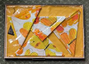 lot 428 image: Vintage Vera Butterfly Napkins and Placemats Set
