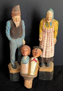 lot 451 image: Pair of Vintage Carved Wood Figurines and Bottle Stopper