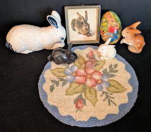 lot 474 image: Assorted Vintage Bunny Decor