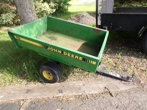 lot 6 image: John Deere Garden Cart