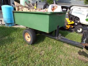 lot 7 image: Green yard cart