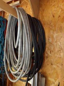 lot 29 image: 3 Heavy Duty Electic cords