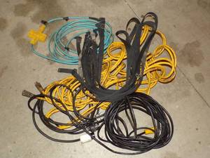 lot 37 image: Electrical extension cords