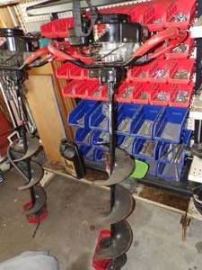 lot 43 image: StikeMaster Ice Auger with 10 Blade