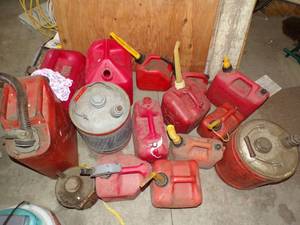 lot 47 image: Gas Can Assortment