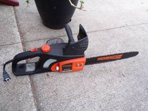 lot 50 image: Remington Electric Chain saw