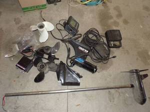 lot 55 image: Marine parts lot- electric motorhead, props..etc.