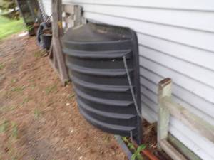 lot 95 image: Fish house sled - Black plastic
