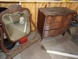 lot 110 image: Vintage Dresser with Beveled Mirrow