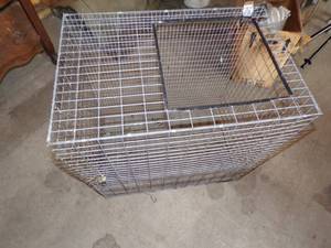 lot 115 image: Fish Box - Metal