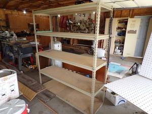 lot 141 image: Metal Shelf