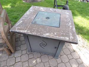 lot 146 image: Propane Table