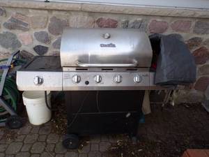 lot 148 image: Gas Grill
