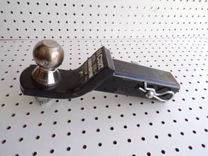 lot 159 image: 2 Hitch 1 78 ball