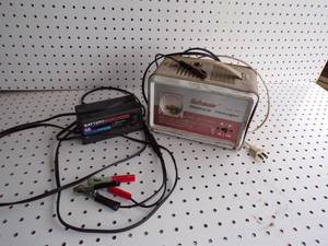 lot 177 image: Battery Charger and Maintainer