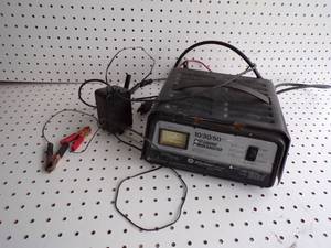 lot 180 image: Battery Charger and Maintainer