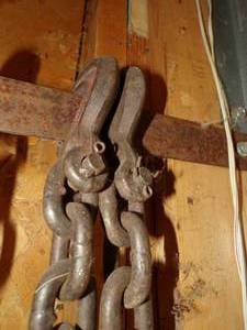 lot 181 image: Log Chain approx. 14