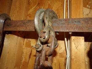 lot 184 image: Log Chain Approx. 20