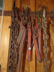 lot 187 image: Log Chain 5 and 4 Binders