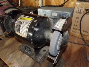 lot 193 image: 6 Electric Bench Grinder