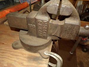 lot 201 image: Bench Vise
