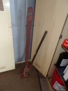 lot 202 image: Hi-lift Jack