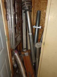 lot 209 image: Assorted Gas And Dryer Venting
