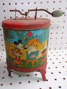 lot 224 image: Vintage Micky Mouse Washer 8 Tall