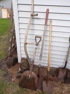 lot 247 image: Shovels and Sye