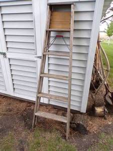lot 248 image: Wooden Ladder