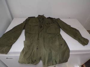 lot 259 image: Army Coat- Size Small Long