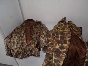lot 263 image: Camo Jacket and Bibs Lg