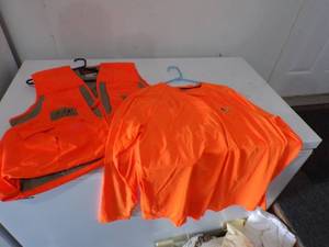 lot 283 image: Orange Hunting Gear- XL Vest, 2XL Long sleaved shirt