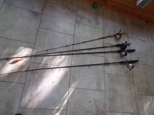 lot 297 image: Fishing Poles - 4 Closed Face