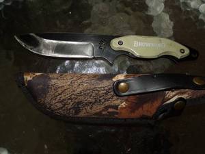 lot 333 image: Knife in Sheath