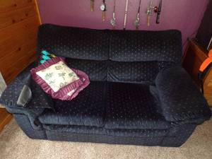 lot 354 image: Blue Loveseat