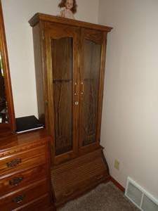 lot 375 image: Gun Cabinet