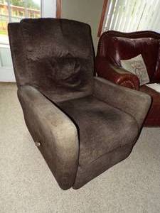 lot 376 image: Recliner Rocker