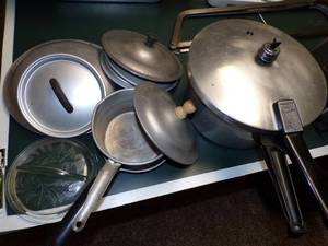 lot 379 image: Presto Pressure Cooker, Pans and Lids