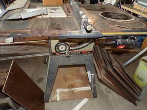 lot 412 image: Craftsman 10 Table Saw with Blades and Manual