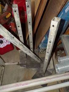lot 422 image: 4 Boat Lift Legs
