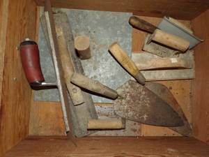 lot 428 image: Mud Tools in Bottom Drawer