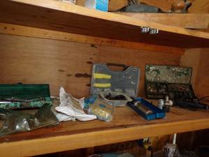lot 433 image: Lower Cabinet Shelf - Glue gun, Rivet Gun