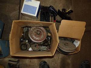 lot 439 image: Pulleys and Lawnmower Parts