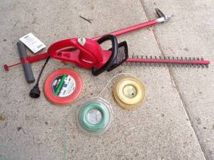 lot 450 image: Weed Wipe String, Weed Popper, Hedge Trimmer