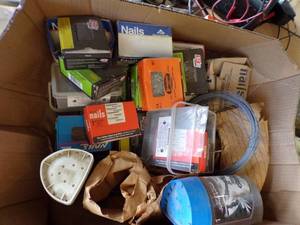 lot 454 image: Box Full of Nails