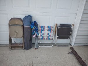 lot 447 image: Lawn Chairs