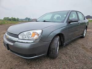 lot 6 image: 2004 Chevy Malibu LS