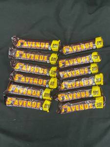 lot 69 image: BB2 - Collection of 12 Hersheys 5th Avenue King Size Bars