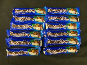 lot 71 image: BB2 - Set of 10 Almond Joy Candy Bars